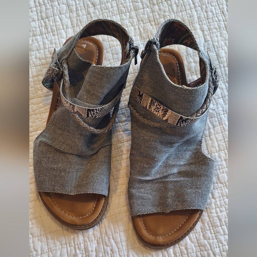 Blowfish Malibu brown fabric casual sandals size 8.5 - Picture 2 of 10